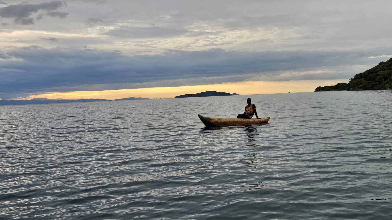 Cape Maclear — Kayaks, Crocodiles, and Sunsets