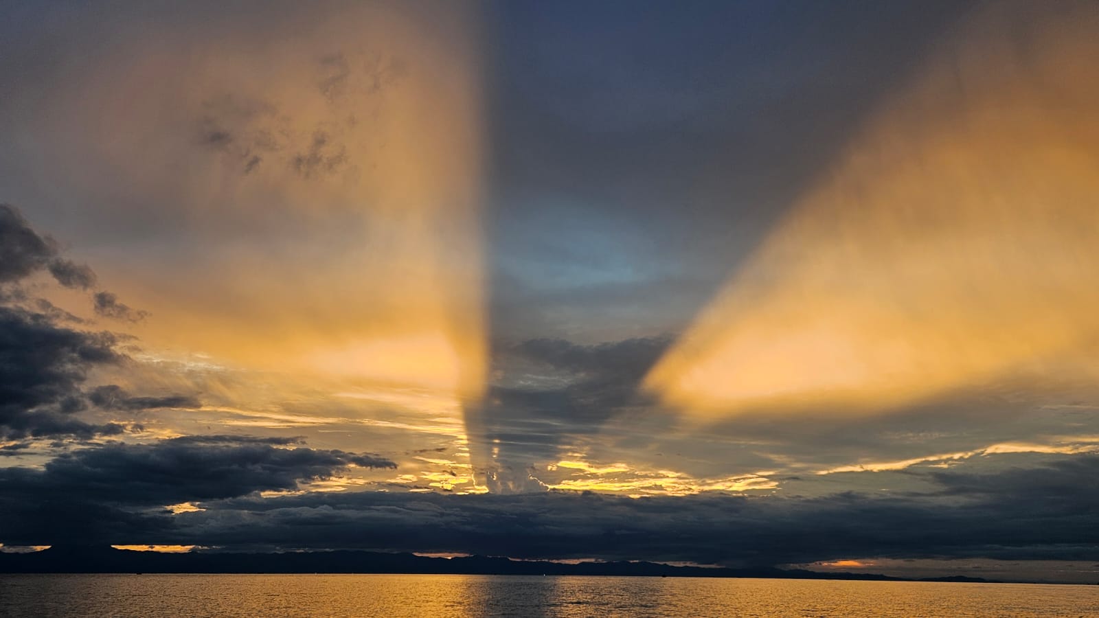 Cape Maclear — Kayaks, Crocodiles, and Sunsets