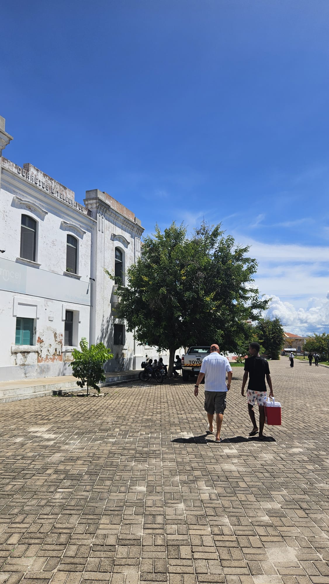 Ilha de Moçambique — Gabriela, Idalino, and Amisse's Fire