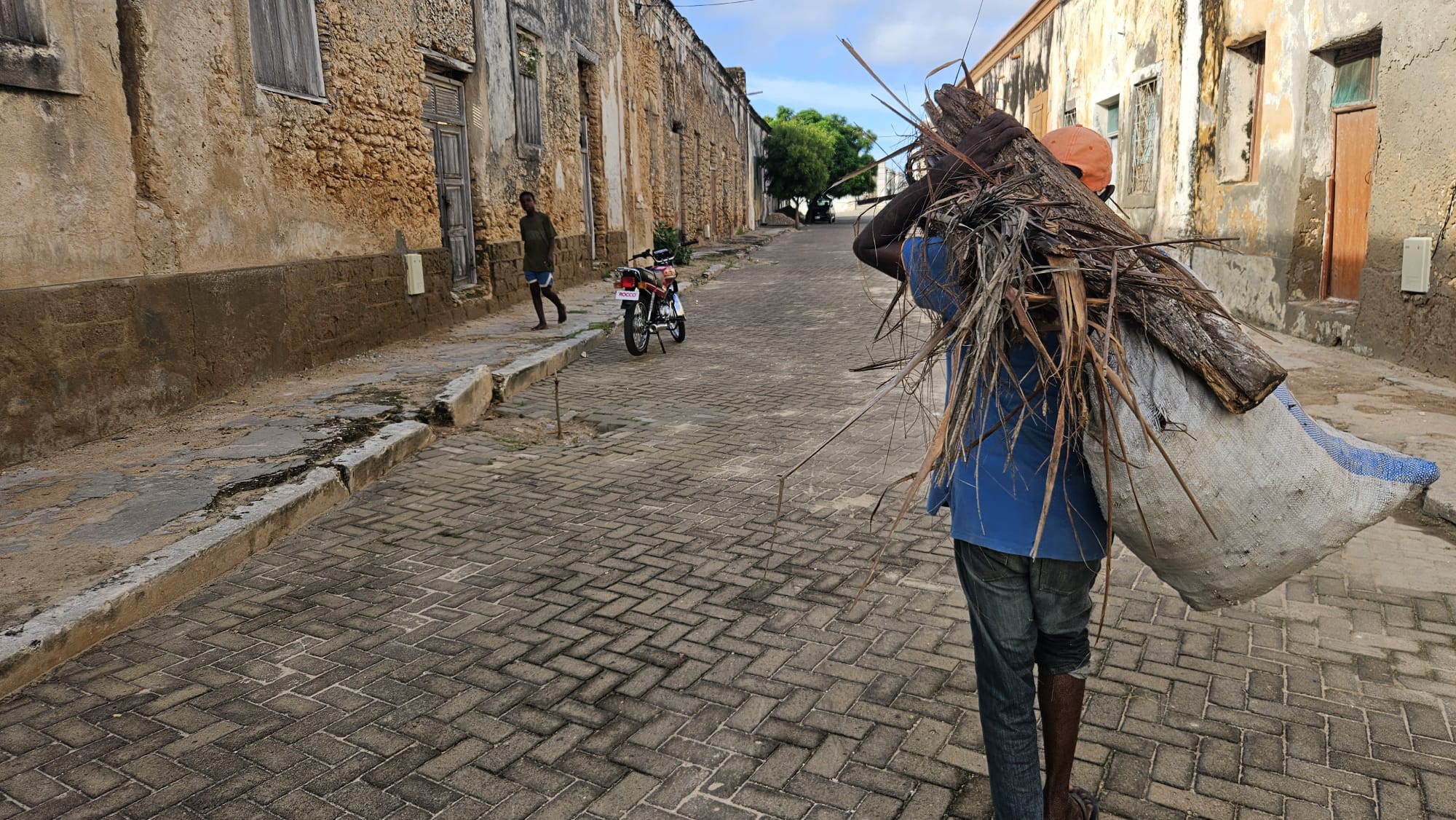 Mozambique Island → Nampula — Izack, the Mermaids, and Mr. Elias