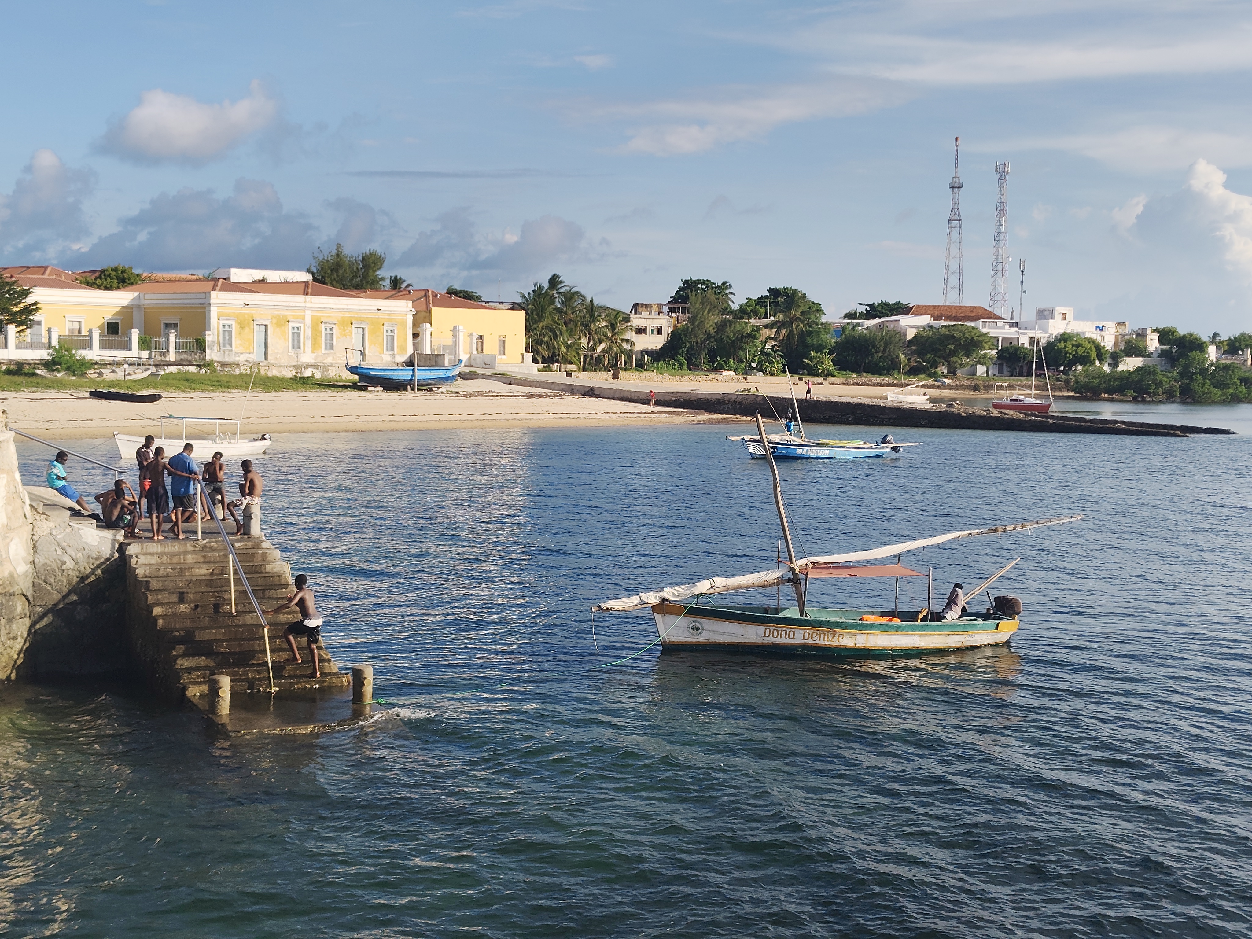 Ilha de Moçambique — Genito, Siri-Siri and the Stars