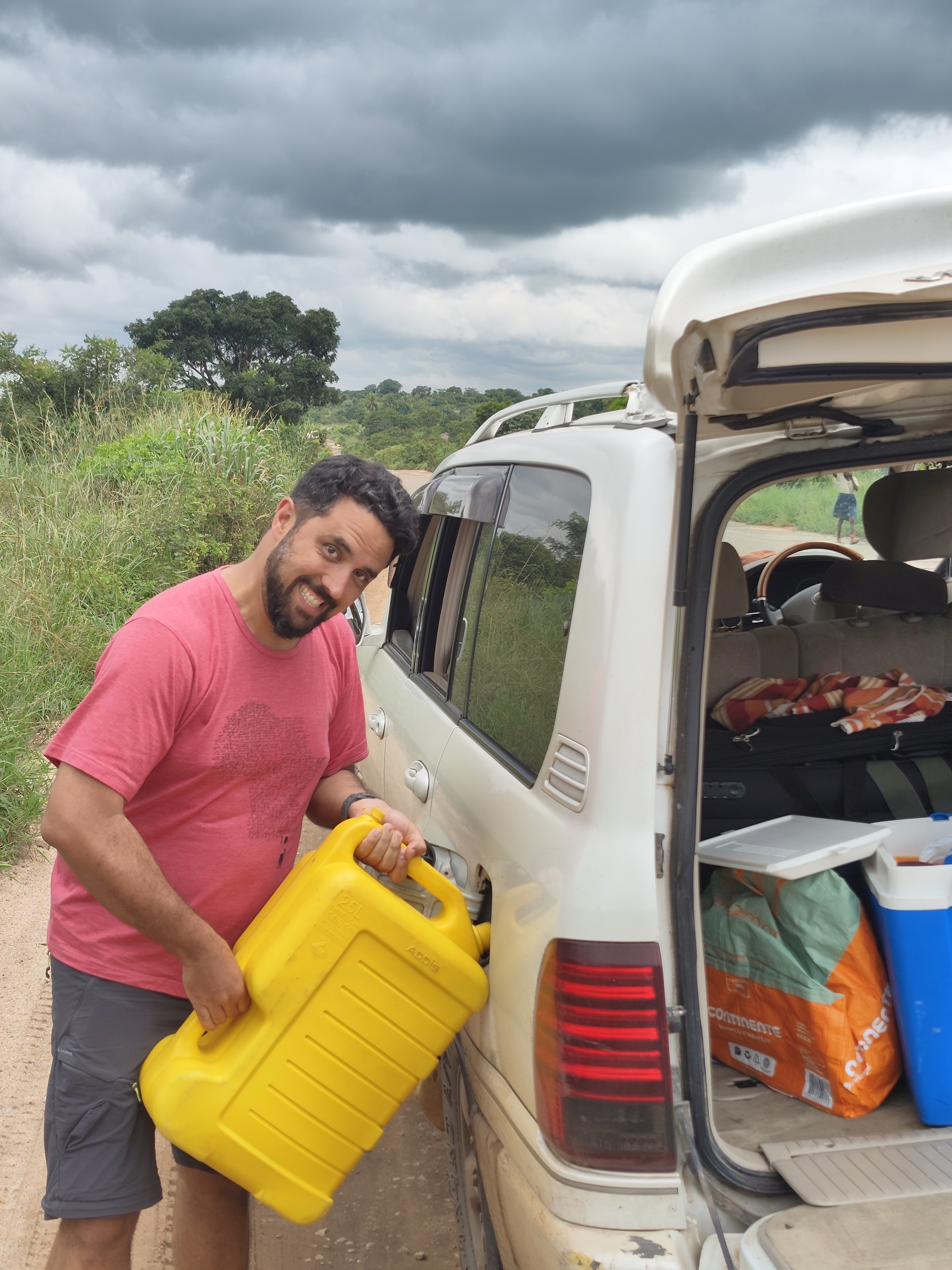 Gurué → Gorongosa — The EN1 and the Sound of AHHHGGGGGGGGGGGGG