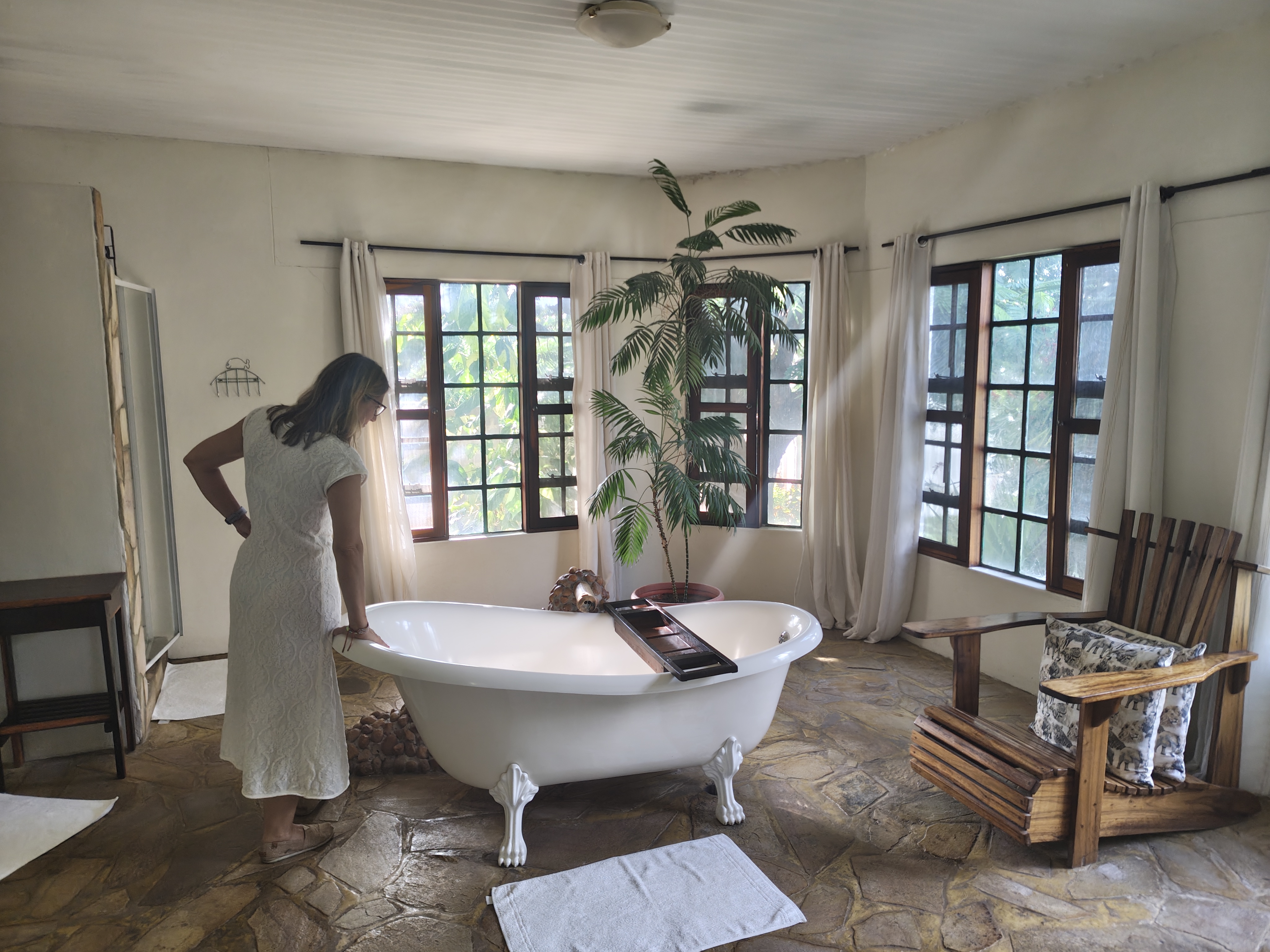 Etosha → Rundu — Lions, a Flooded Track, and the Okavango